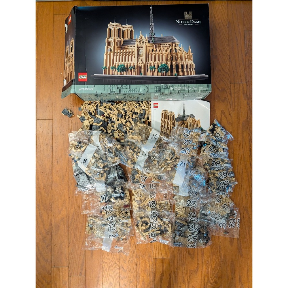 LEGO Architecture Notre-Dame de Paris 21061 Partial Open Box Complete